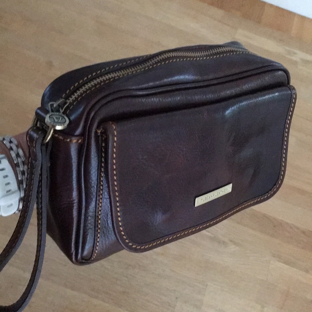Tuscany Leather unisex choclate brown wristlet